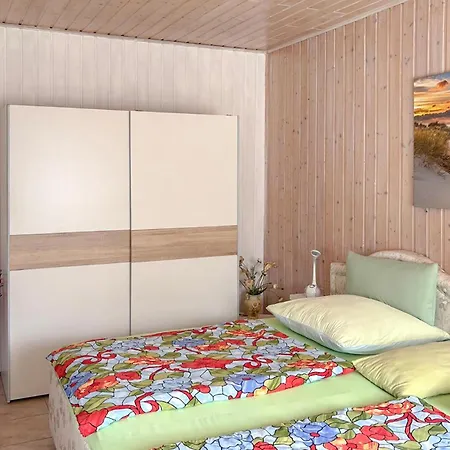 1 Bedroom Gorgeous In Варен